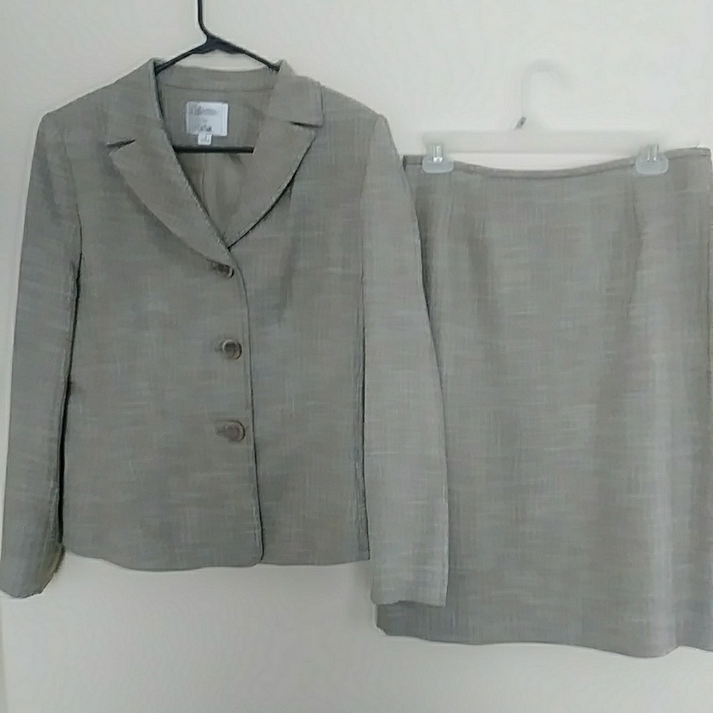 Collections for Le Suit Sz 10 skirt and blazer